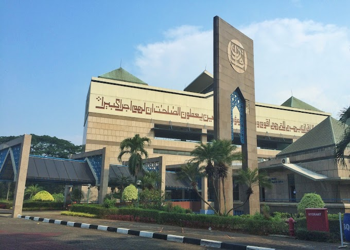 Slide Perjalanan seru menyelami <br> Al-Qur'an & budaya Islam Nusantara