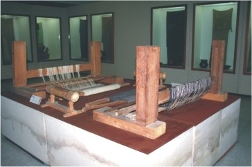 Alat tenun dan Alat pemintal (palet)